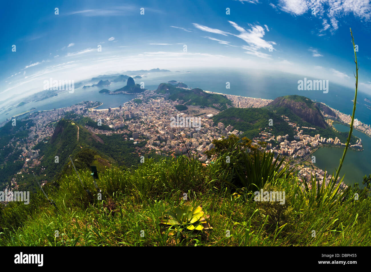 Blick über Rio De Janeiro, Copacabana, Botafogo, Guanabara-Bucht und den Zuckerhut Rio De Janeiro, Brasilien, Südamerika Stockfoto