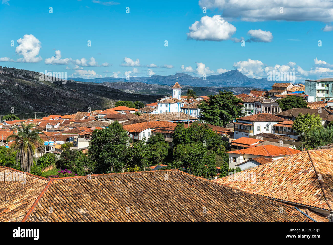 Blick über Diamantina und der Nossa Senhora Do Amparo Kirche, Diamantina, Minas Gerais, Brasilien, Südamerika Stockfoto