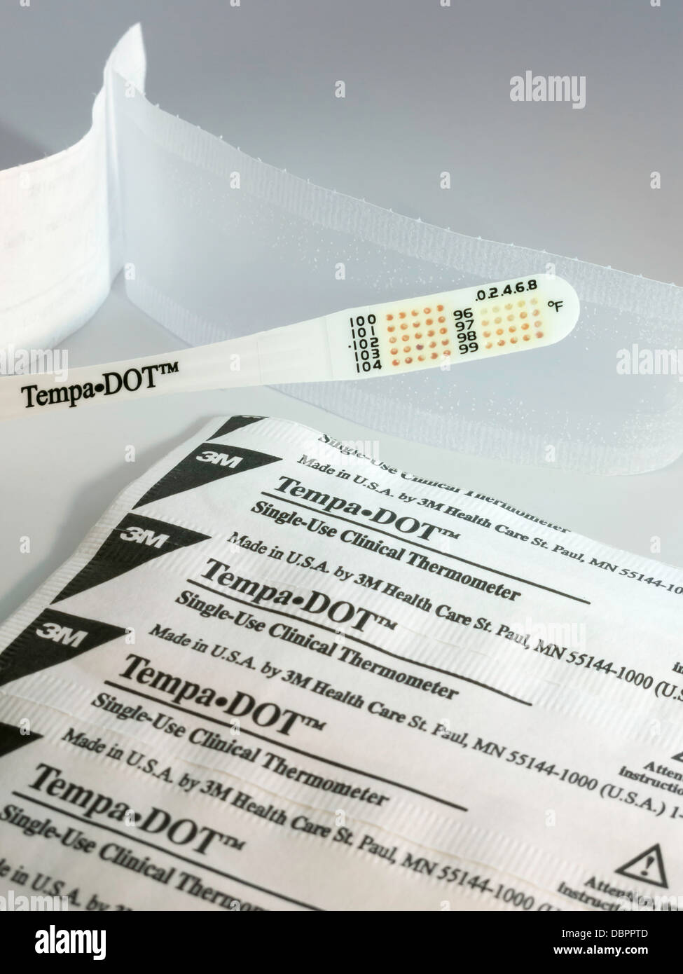 Klinisches einmal-Thermometer Vintage 3M Therma-DOT, USA Stockfoto