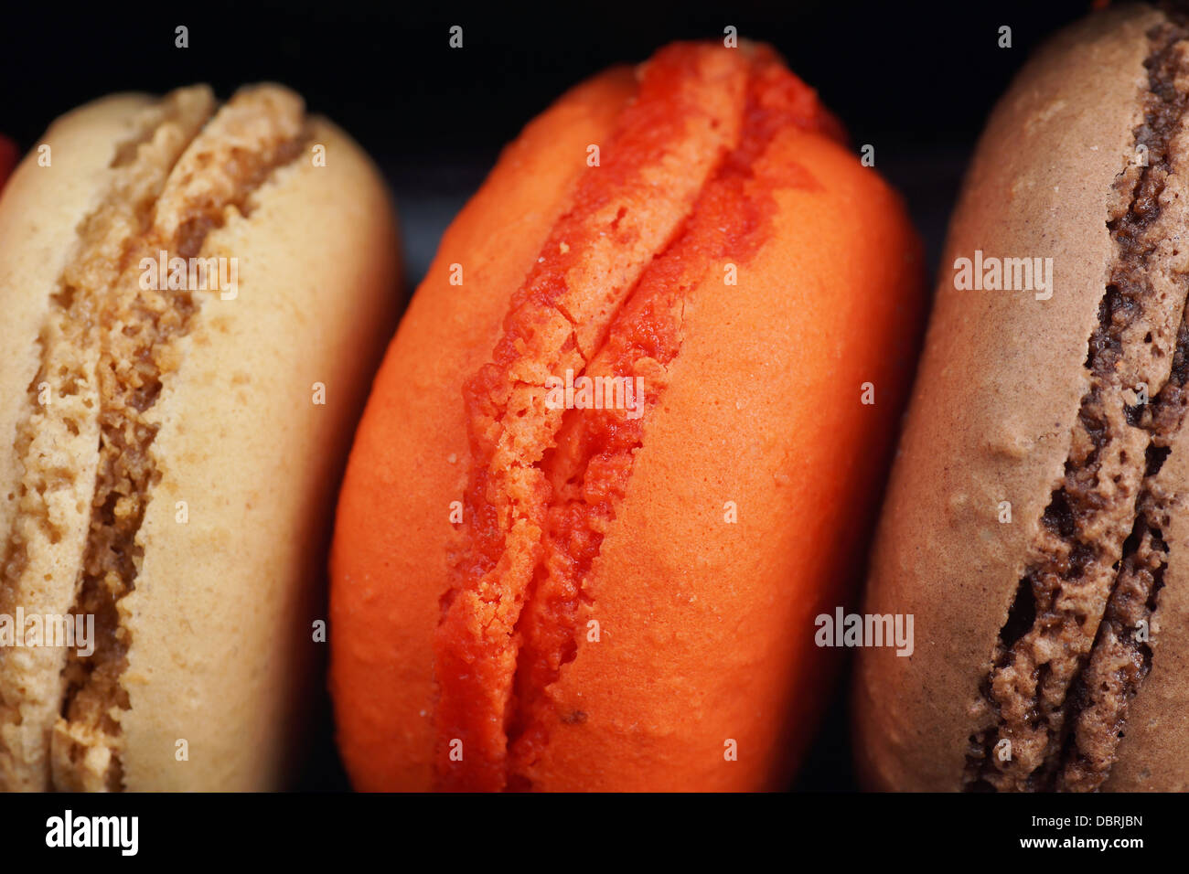 Makroaufnahme einer bunten Macarons, tolles Essen-Hintergrund Stockfoto
