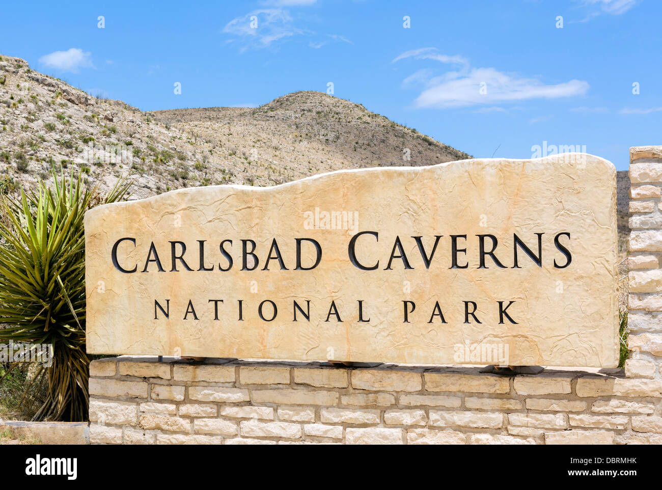 Ortseingangsschild nach Carlsbad Caverns National Park, New Mexico, USA Stockfoto