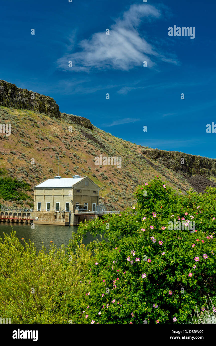 Boise River und Flusswehr mit blauer Himmel und Wolke Stockfoto