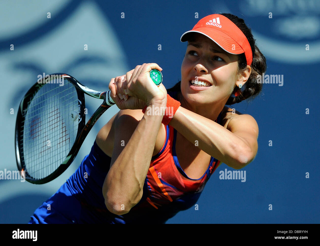 La Costa, Carlsbad, Kalifornien, USA. 2. August 2013. Ana Ivanovic (SRB) während eines Spiels gegen Roberta Vinci (ITA) während das Viertelfinale der Southern California Open gespielt im La Costa Resort &amp; Spa in Carlsbad CA. Credit: Action Plus Sport/Alamy Live News Stockfoto