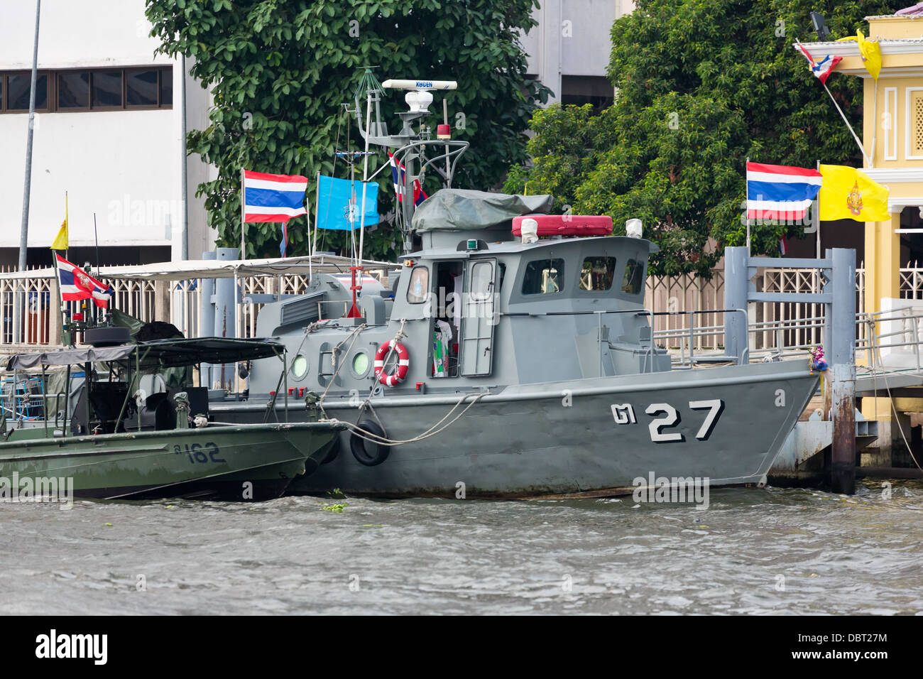 Marine Boot auf dem Fluss Chao Phraya in Bangkok, Thailand Stockfoto