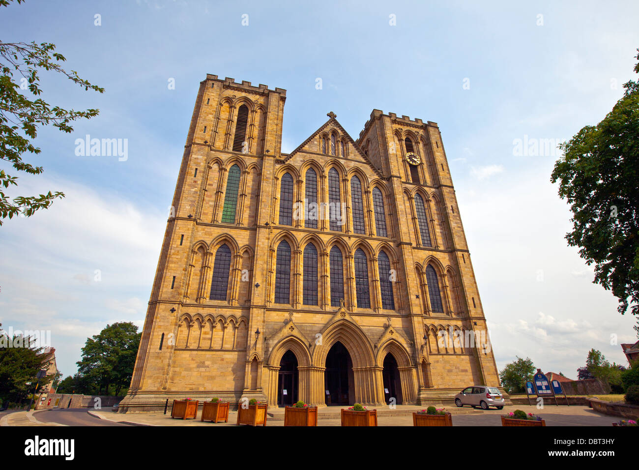 Außenseite einer historischen Ripon Kathedrale in North Yorkshire, England. Stockfoto