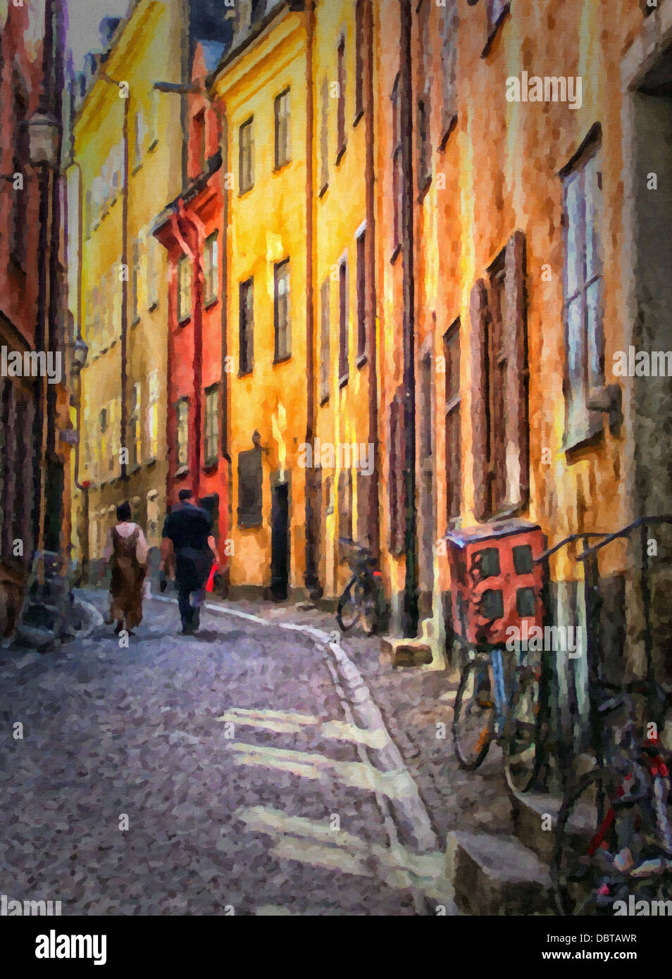 eine alte alte Straße in Gamla, die Stan-Bereich von Stockholm an einem sehr heißen Sommertag im Schatten Stockfoto