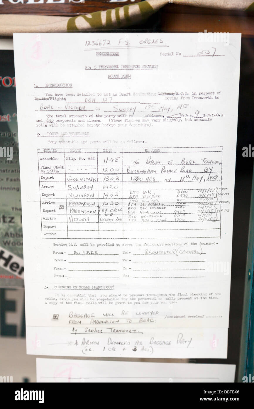 Woodhall Spa. 4. August 2013. Woodhall Spa 1940er Wochenende 08.04.2013 Lincolnshire Dorf UK England. Eigentlichen Anruf um Papiere beschränkt Route Form zum 2. Weltkrieg ll Credit: Paul Thompson Live News/Alamy Live News Stockfoto