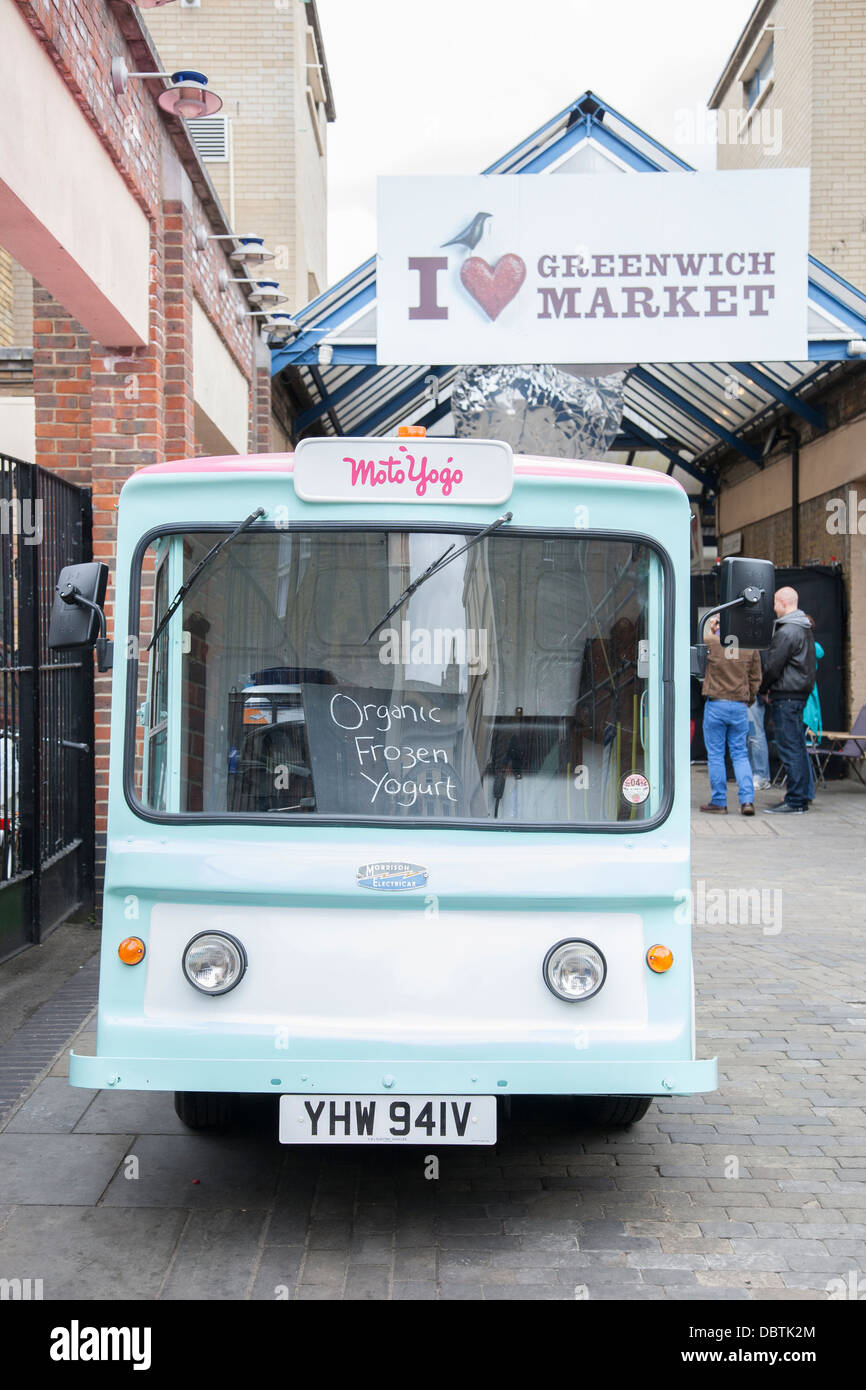 Milchwagen, Verkauf von Bio-Lebensmitteln in Greenwich; Markt; London; England, UK Stockfoto