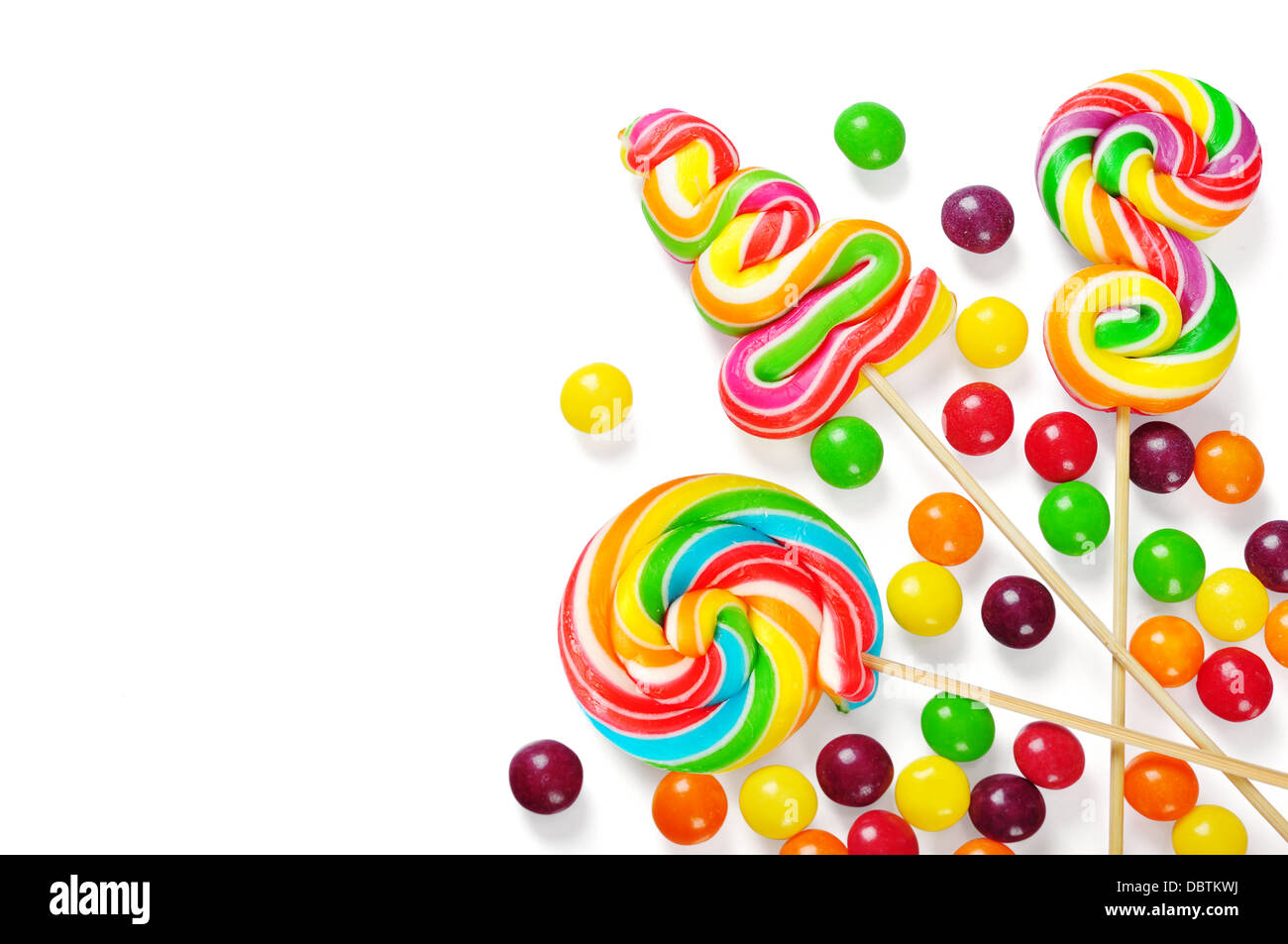 bunten Süßigkeiten isoliert auf weißem Hintergrund. Clipping-Pfad enthalten Stockfoto bunten Süßigkeiten isoliert auf weißem Hintergrund. Clipping-Pfad enthalten Stockfoto