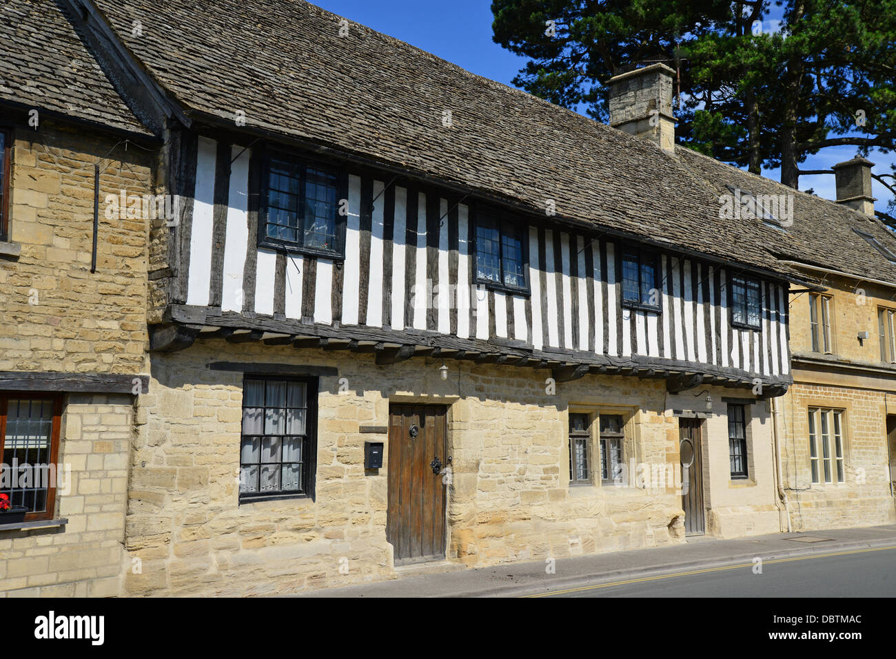 16. Jahrhundert Kings Head House, West End, Northleach, Cotswolds, Gloucestershire, England, Vereinigtes Königreich Stockfoto