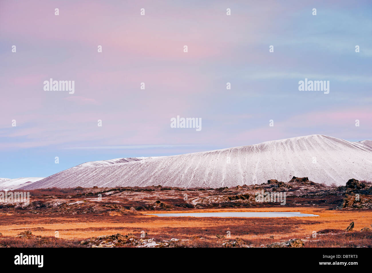 Vulkankrater Hverfjall am Sonnenuntergang, Myvatn, Island, Polarregionen Stockfoto