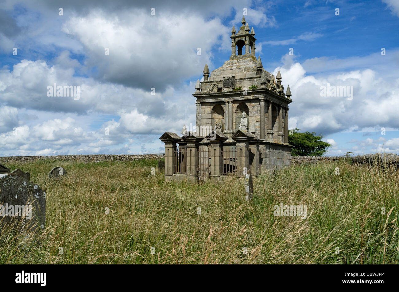 Klasse 1 Listed Building - Hopper-Mausoleum an der Kirche St. Andreas in der Nähe von Shotley Brücke Stockfoto