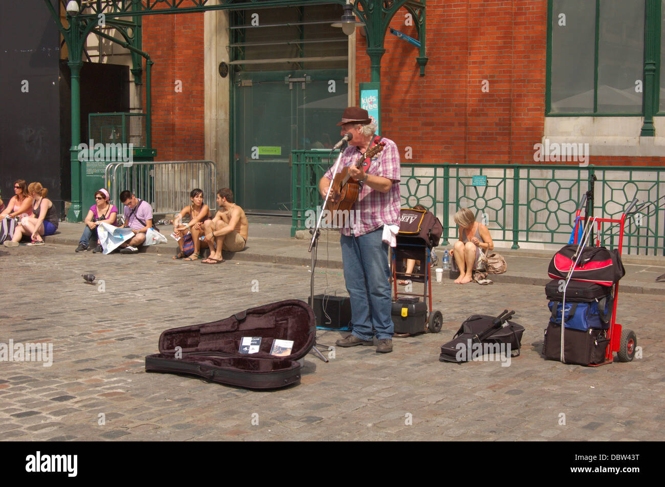 Sängerin im Covent Garden in London, England. Editorial nur 18. August 2012 Stockfoto