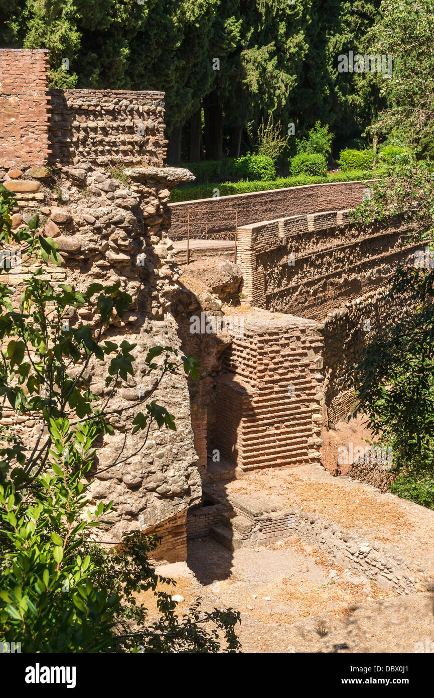 Ruiniert Mauern, Alhambra, Granada, Spanien. Stockfoto