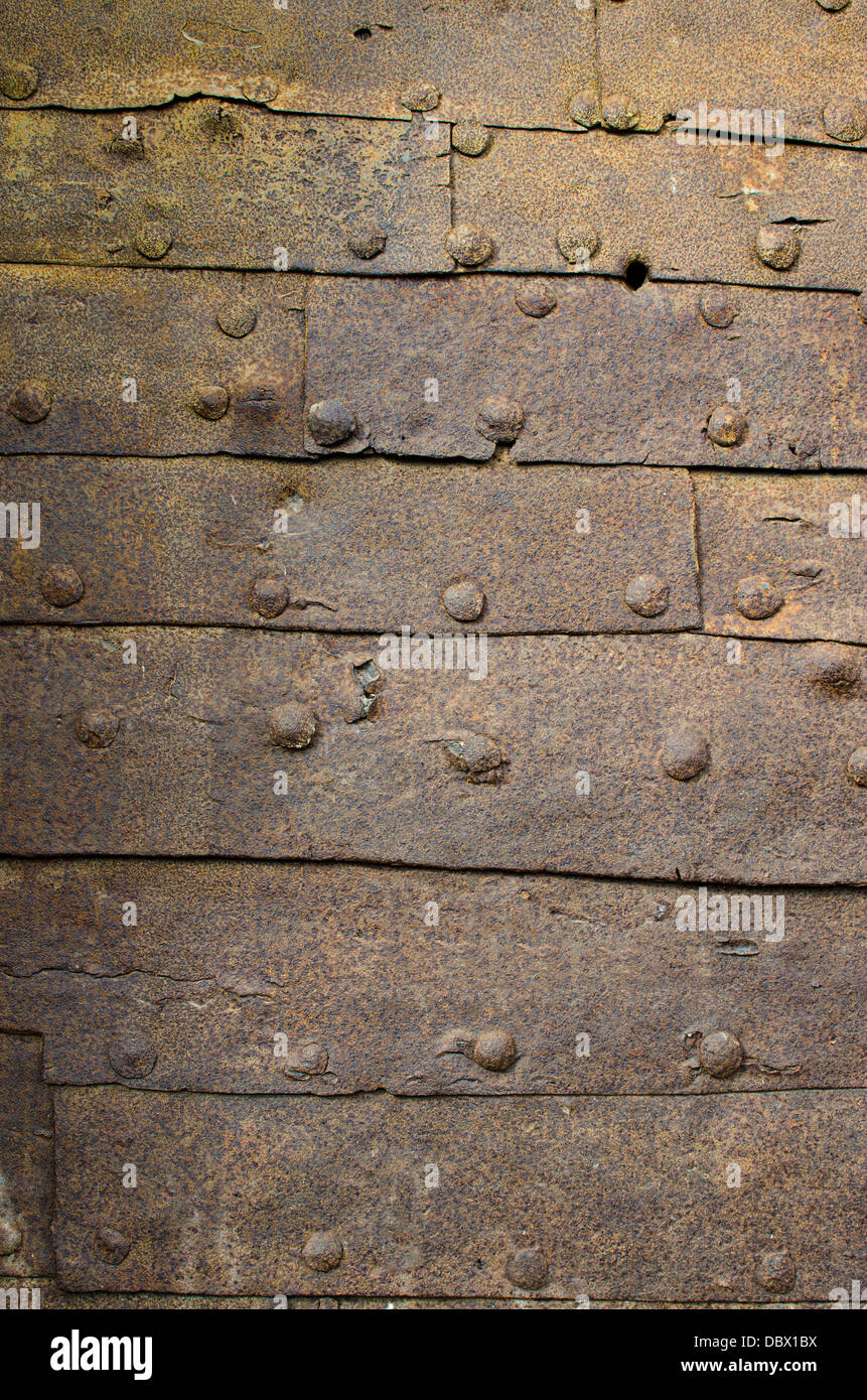 Alten Metallplatte aus einer alten Tür zu einer Festung in Zamora, Spanien. Stockfoto
