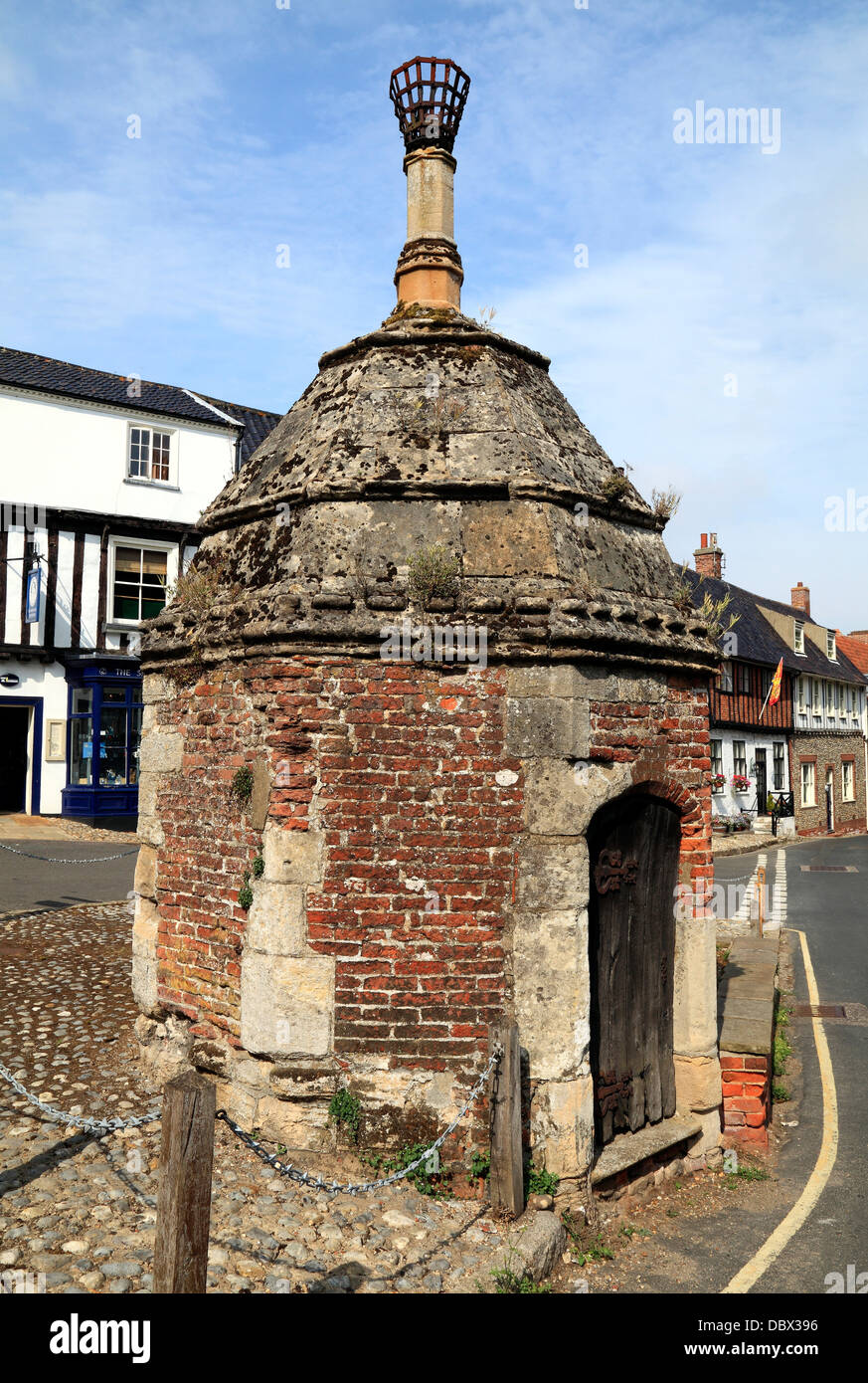 Walsingham, Norfolk, The Conduit Haus, Pumpe, 16. Jahrhundert, im gemeinsamen Ort, England UK, alte Stadtwasser liefern Stockfoto