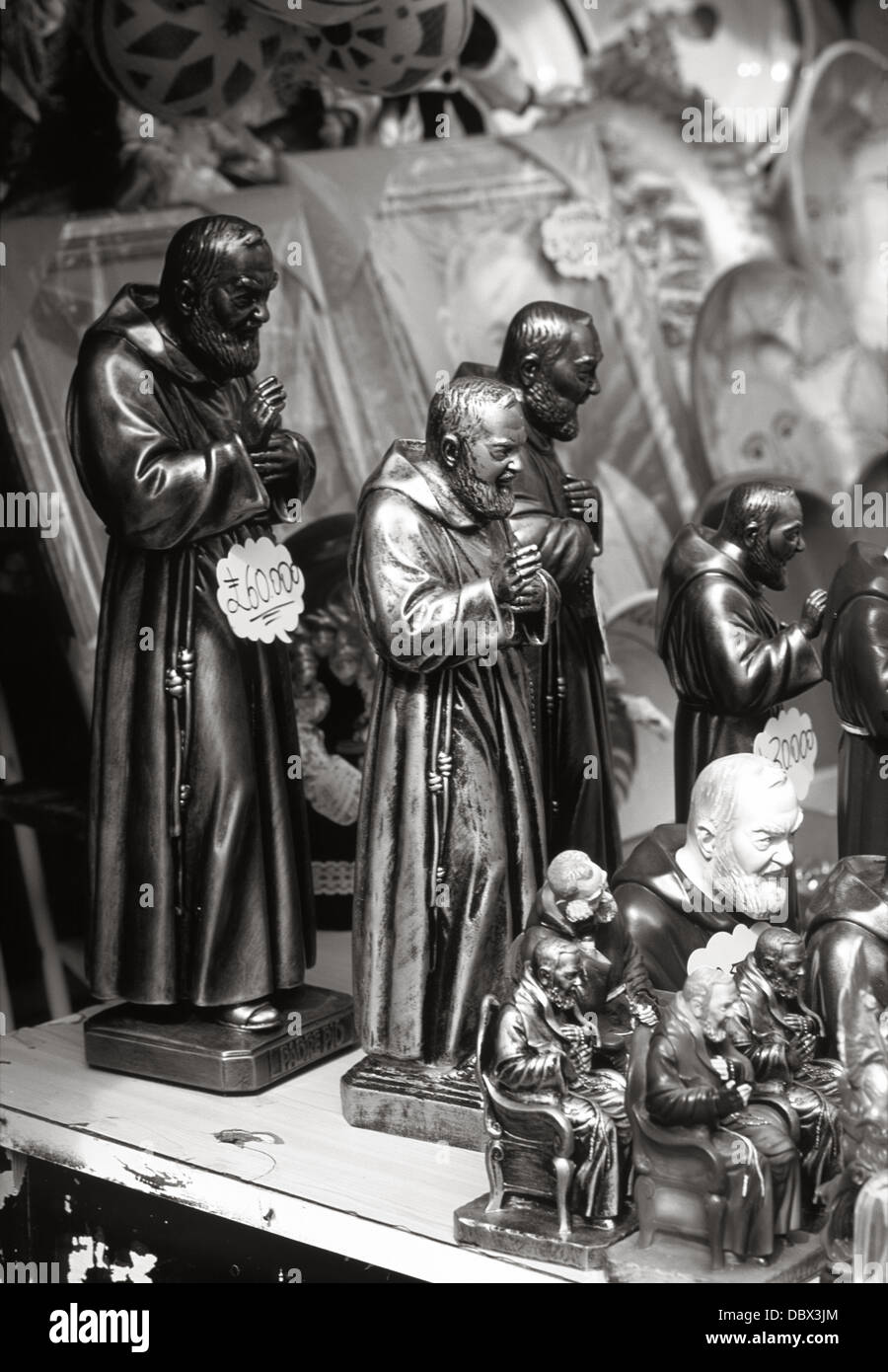 San Giovanni Rotondo von Anhängern des Padre Pio, der von Papst Johannes Paul II. heiliggesprochen wurde verehrt Stockfoto