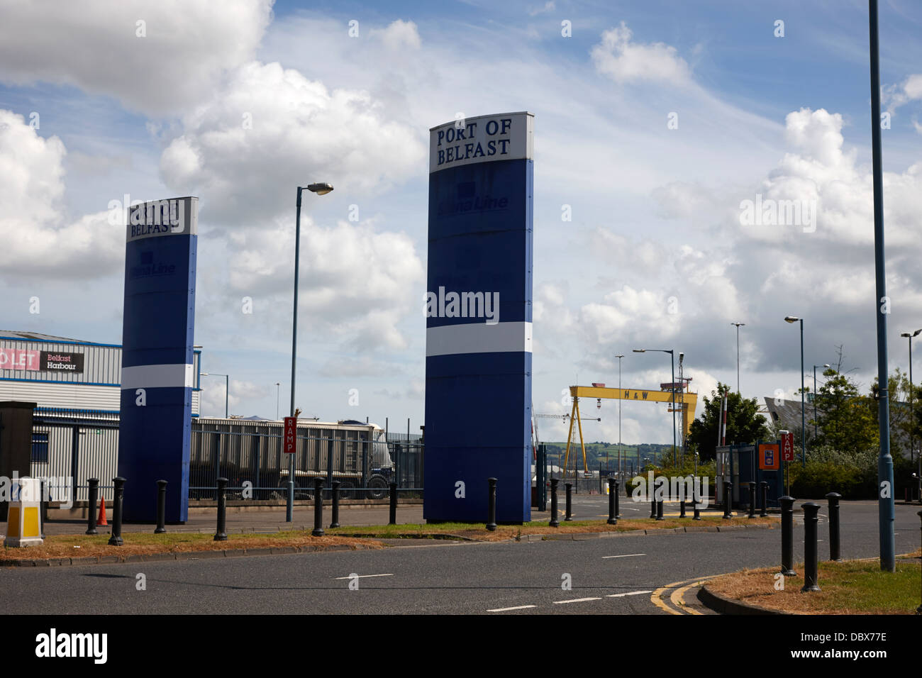 Eingang zum Hafen von Belfast dock street Sailortown Belfast Nordirland Vereinigtes Königreich Stockfoto