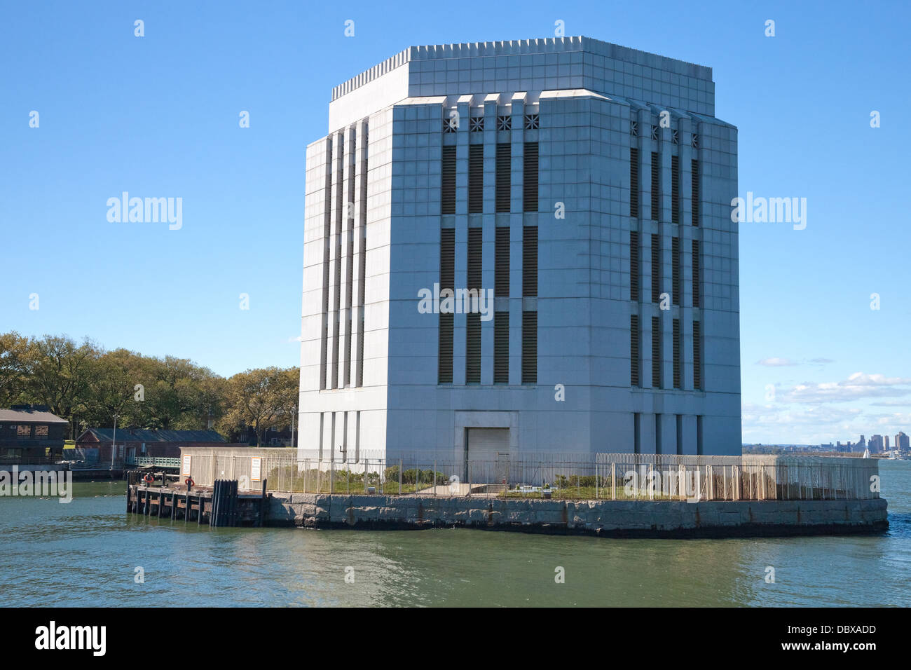 New York City. Peck Slip. Nighty von Brookly Batterie Tunnellüftung auf Governors Island Stockfoto