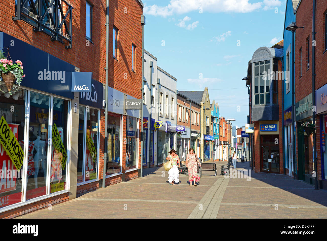 Fußgängerzone Broadway, Orchard Center, Didcot, Oxfordshire, England, Vereinigtes Königreich Stockfoto