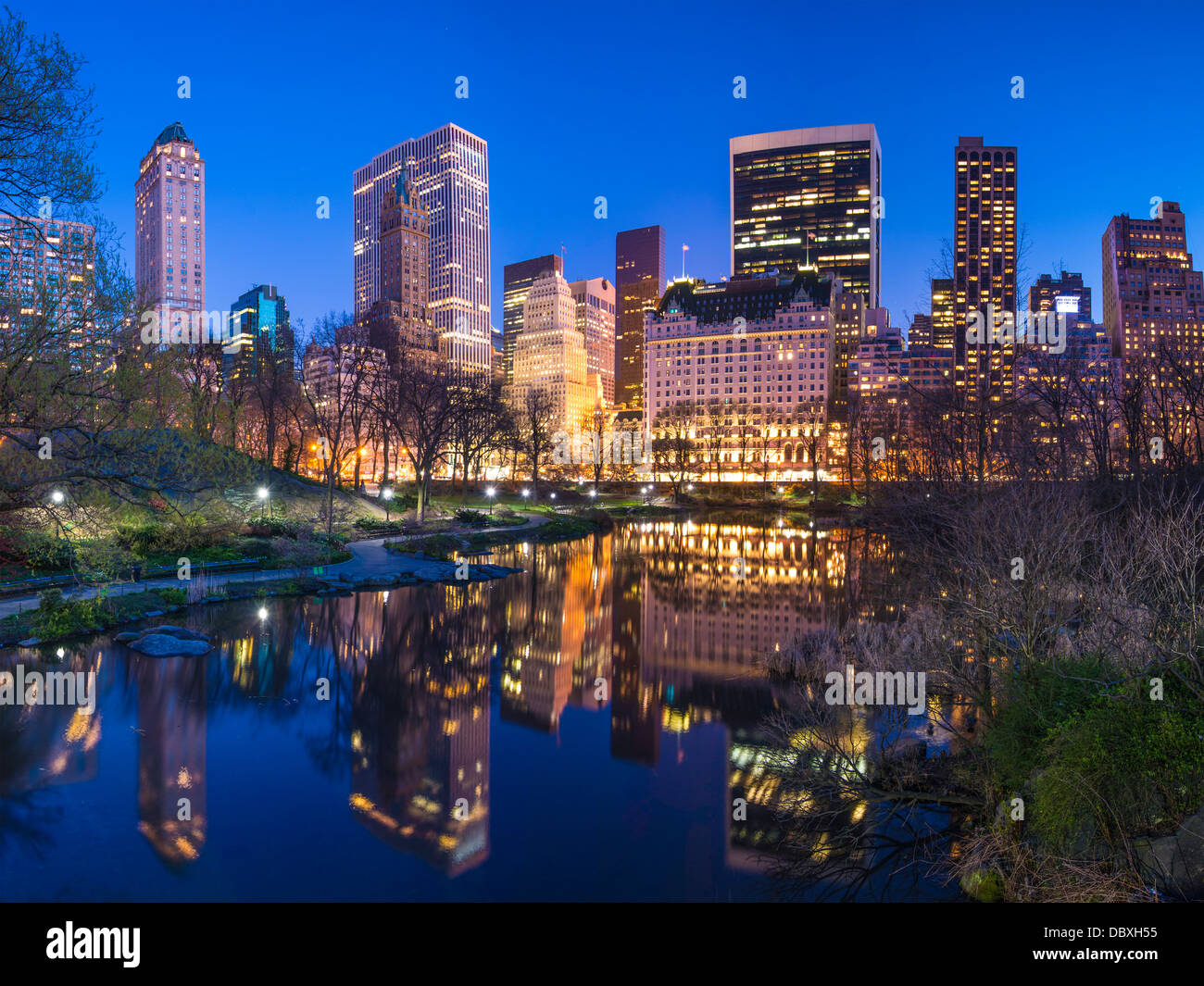 Skyline entlang der südlichen Central Park in New York City, USA. Stockfoto