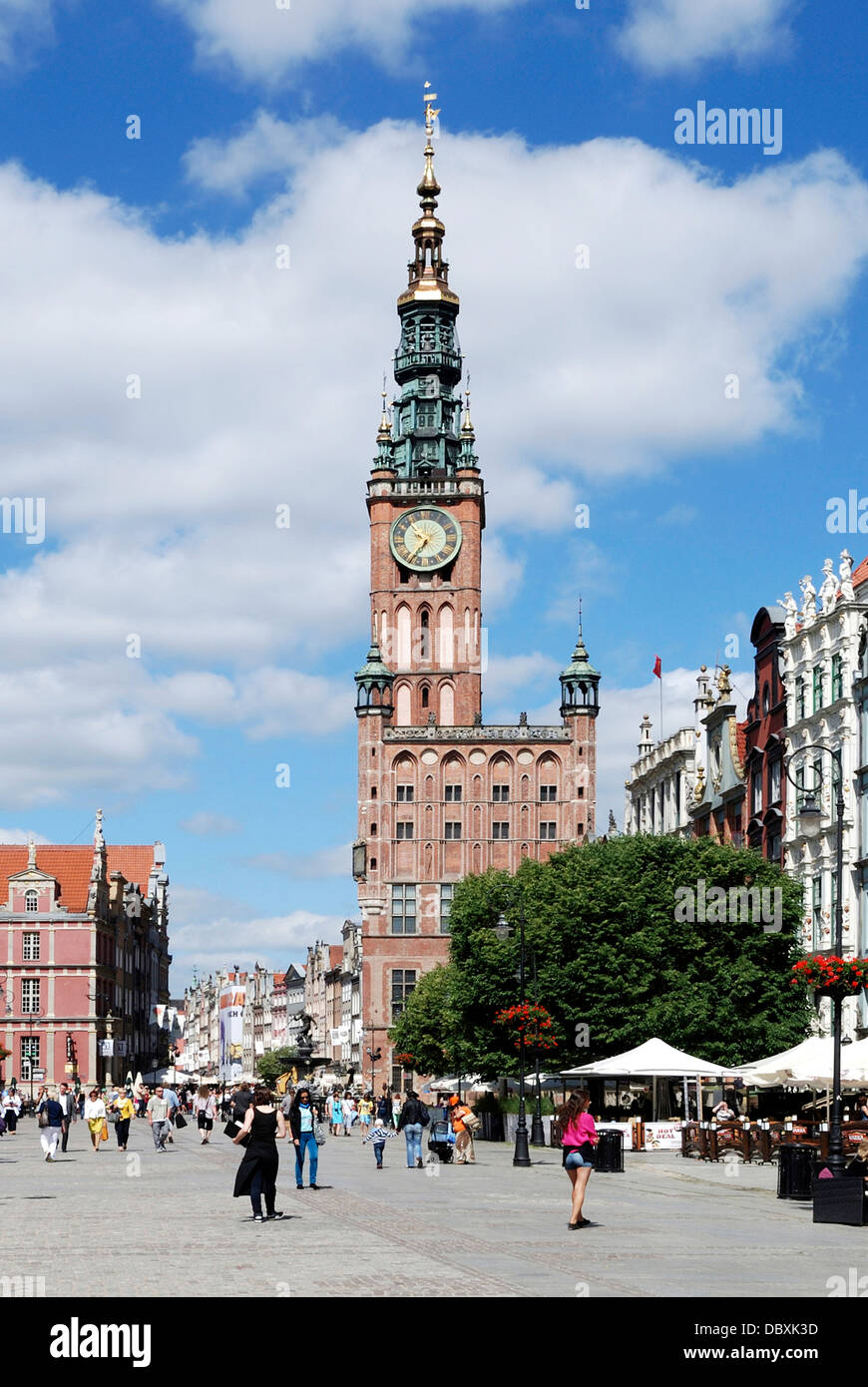 Historische Altstadt von Danzig mit dem Rathaus am langen Markt. Stockfoto