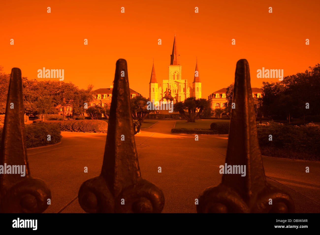CAST IRON GELÄNDER JACKSON SQUARE FRANZÖSISCHE VIERTEL DOWNTOWN NEW ORLEANS LOUISIANA USA Stockfoto