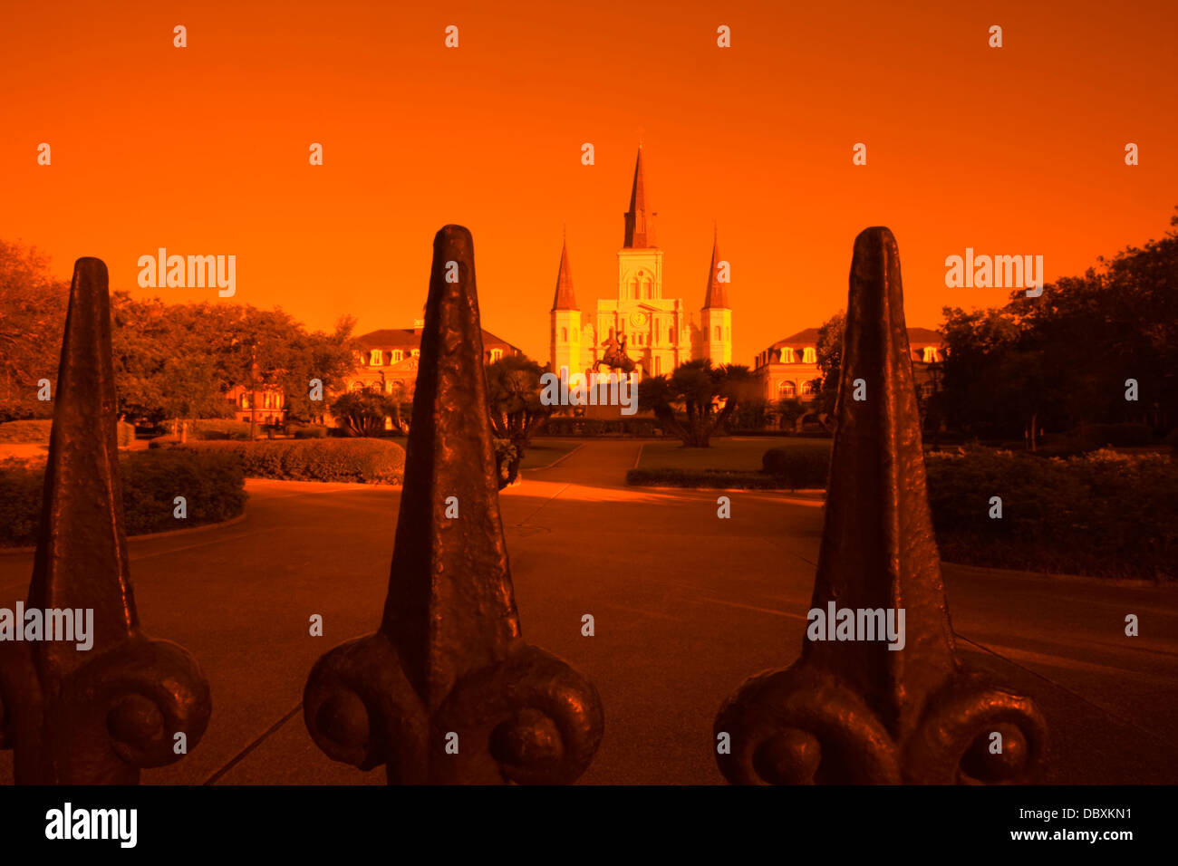 CAST IRON GELÄNDER JACKSON SQUARE FRANZÖSISCHE VIERTEL DOWNTOWN NEW ORLEANS LOUISIANA USA Stockfoto