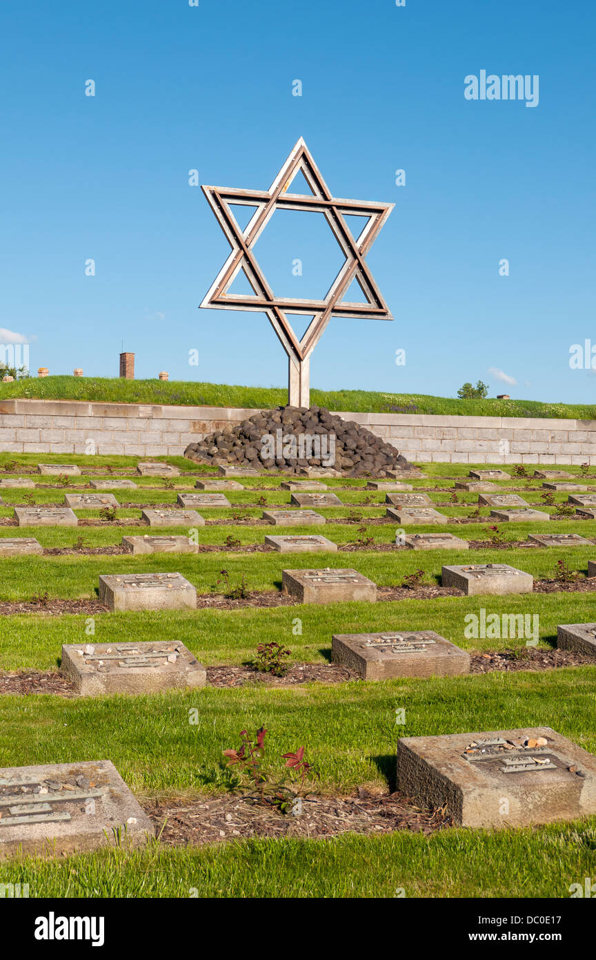 Starof David am jüdischen Friedhof, kleine Festung Theresienstadt Memorial, Tschechische Republik Stockfoto