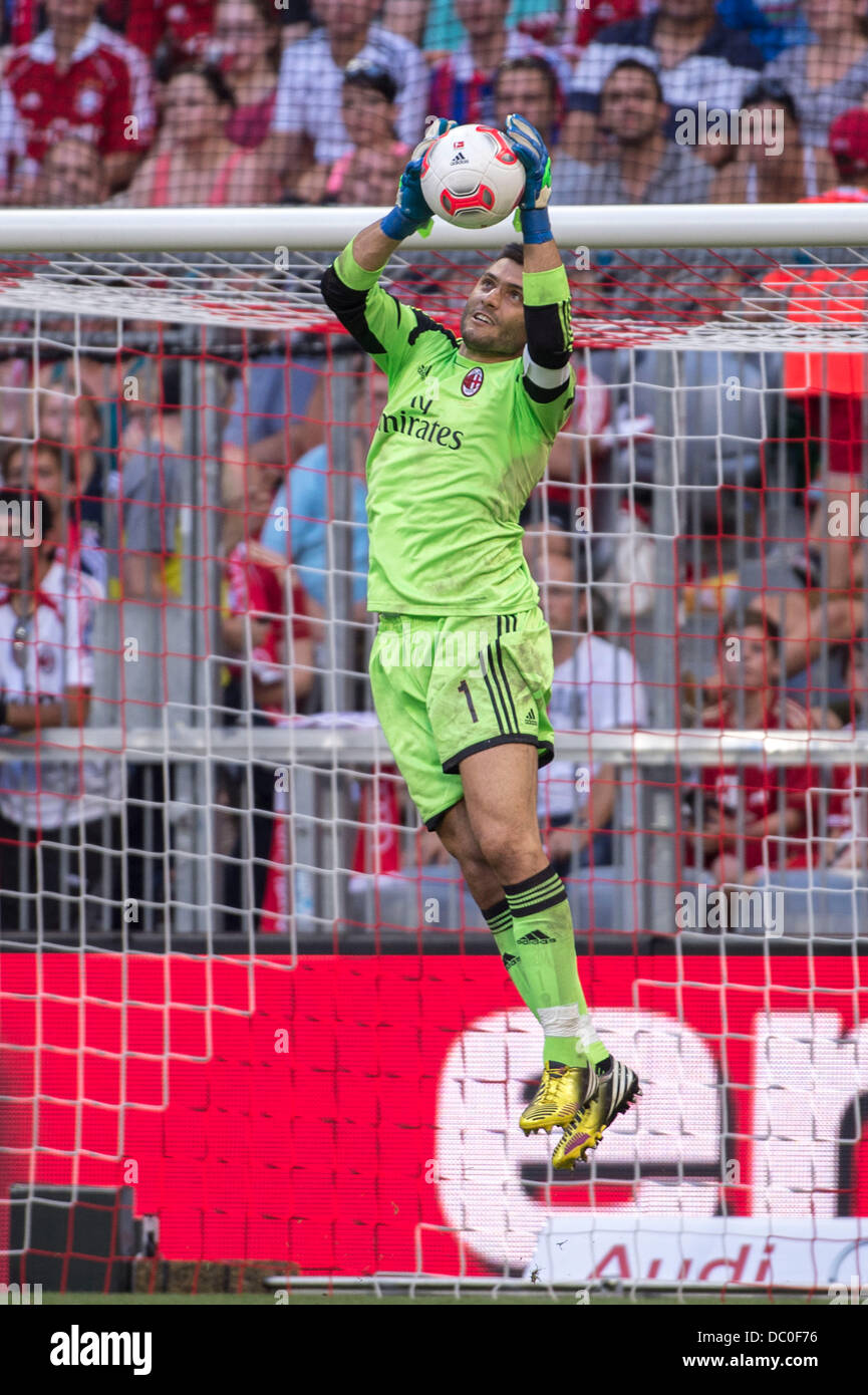 München, Deutschland. 1. August 2013. Marco Amelia (Mailand) Fußball / Fußball: Audi Cup 2013 match zwischen dem AC Mailand 1-0 FC Sao Paulo in Allianz Arena in München. © Maurizio Borsari/AFLO/Alamy Live-Nachrichten Stockfoto