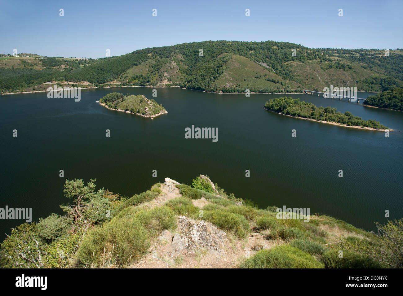 LAC DE MALLET BARRAGE DE GRANDVAL CANTAL AUVERGNE FRANKREICH Stockfoto