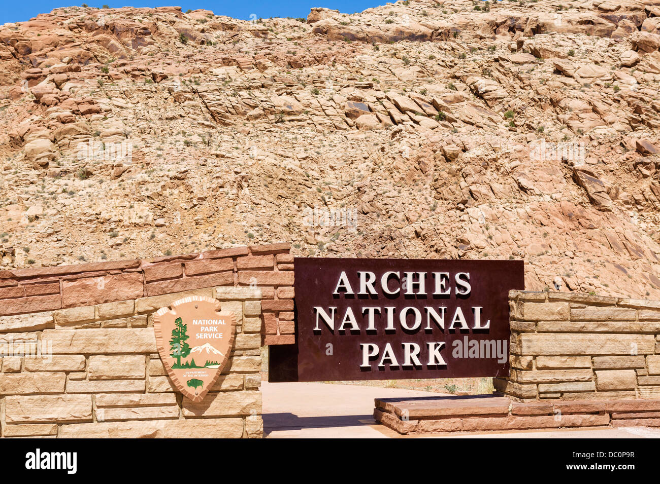 Ortseingangsschild auf Arches-Nationalpark, Utah, USA Stockfoto