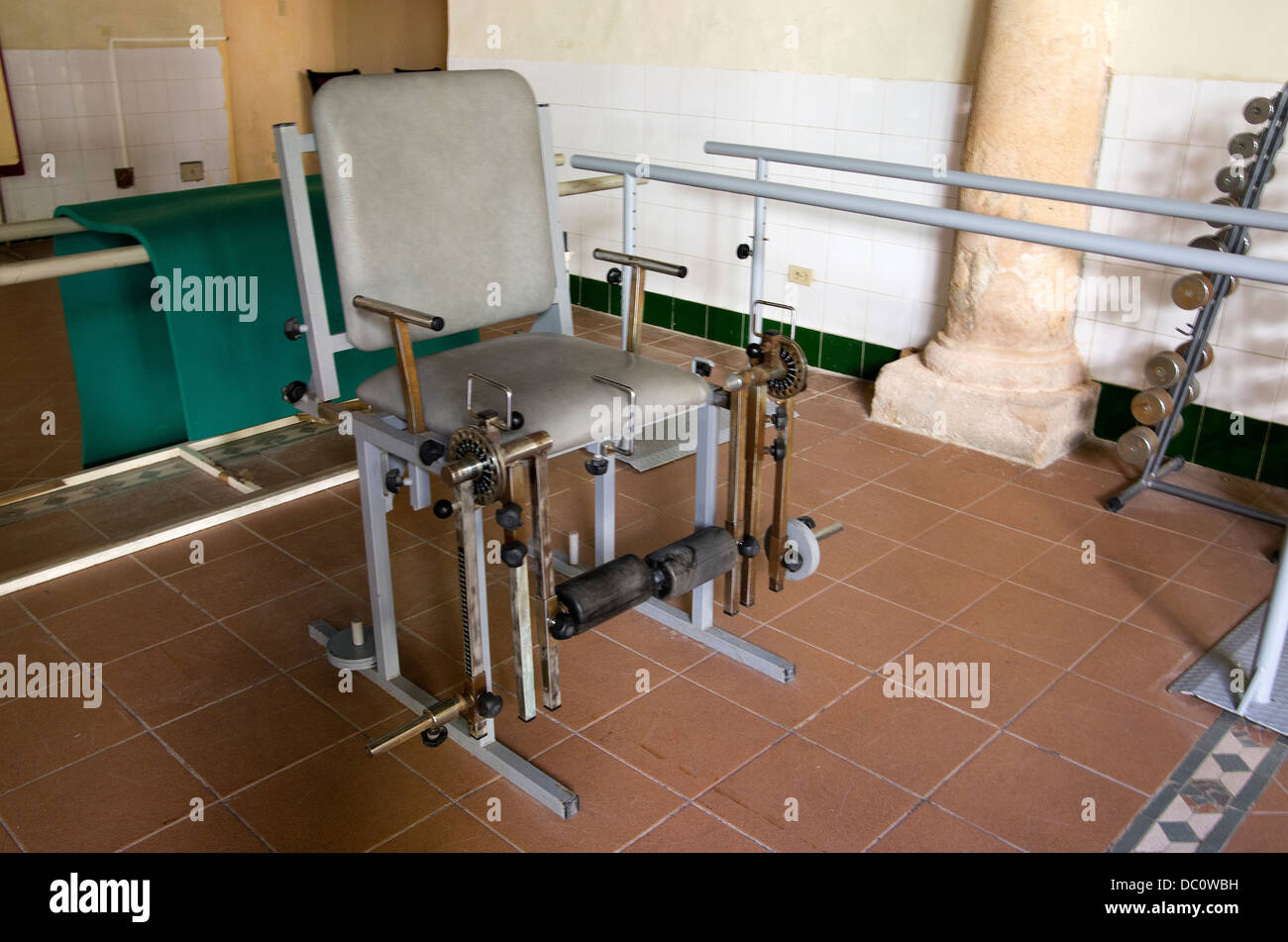 Übung-Stuhl in Belen Seniorenzentrum Turnhalle Stockfoto