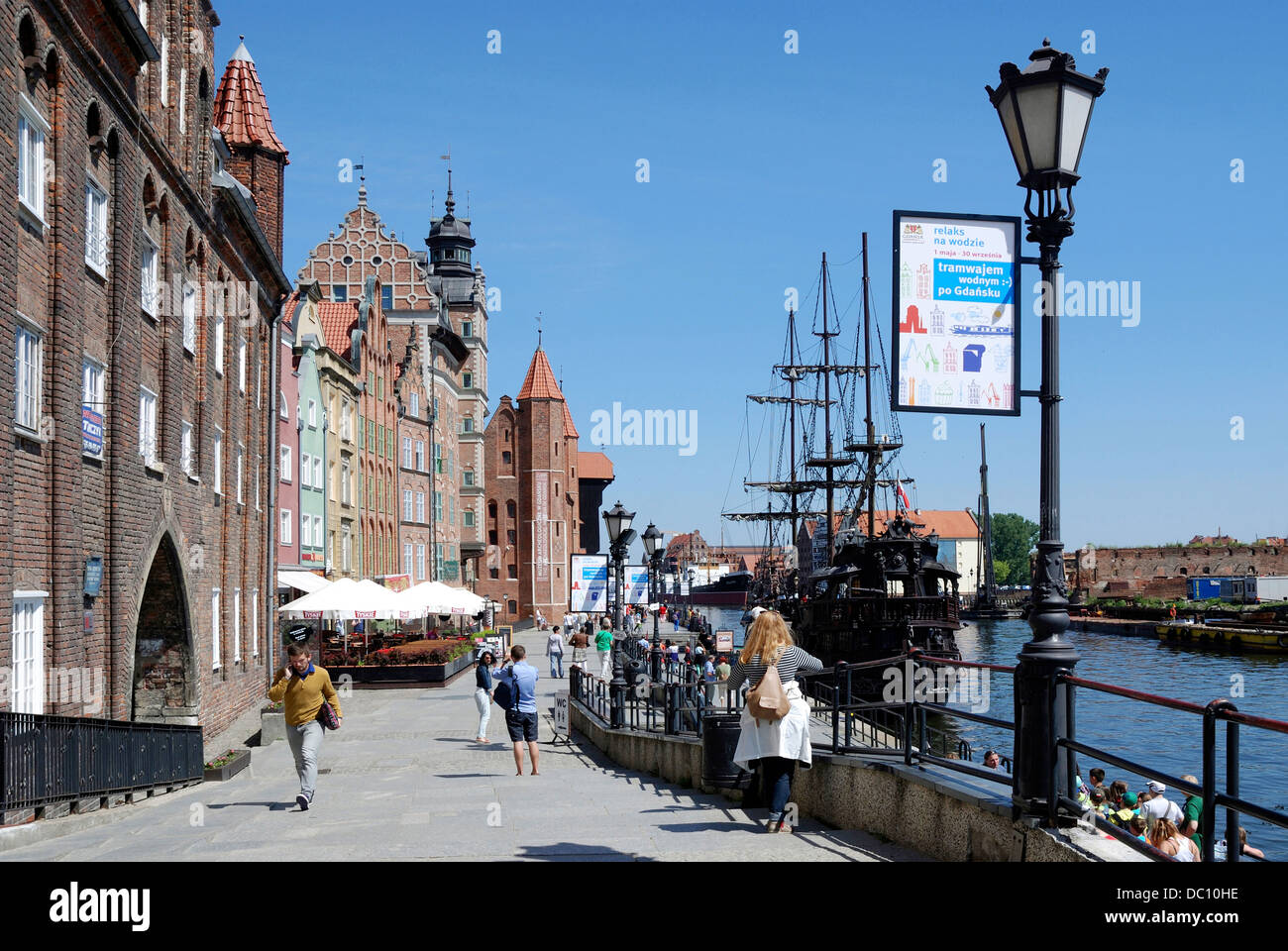 Historische Altstadt von Danzig mit dem alten Hafen auf der Mottlau. Stockfoto