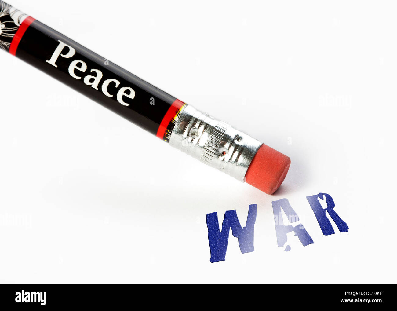 Konzept des Friedens löschen Krieg mit einem Radiergummi-Analogie Stockfoto