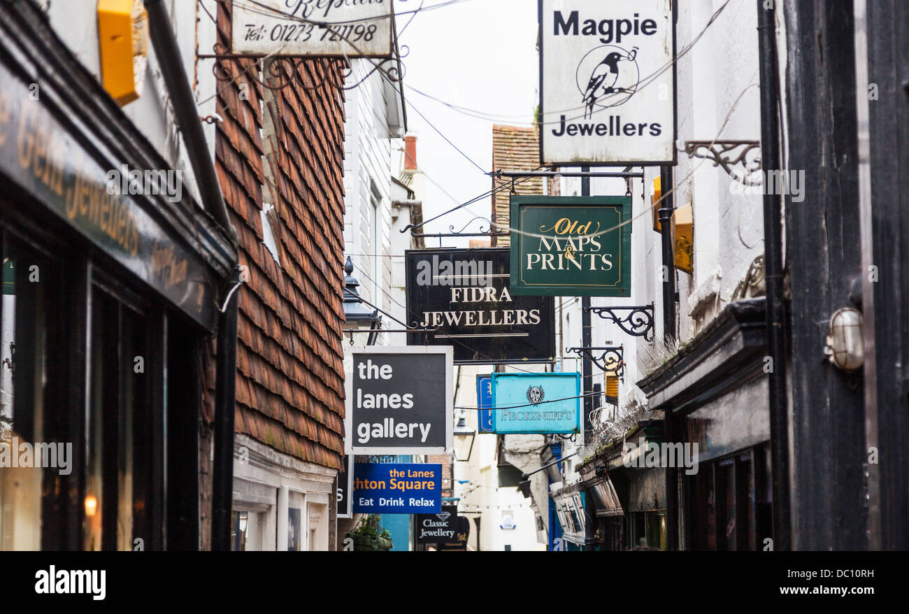 Ladenschilder in The Lanes, Brighton, England Stockfoto