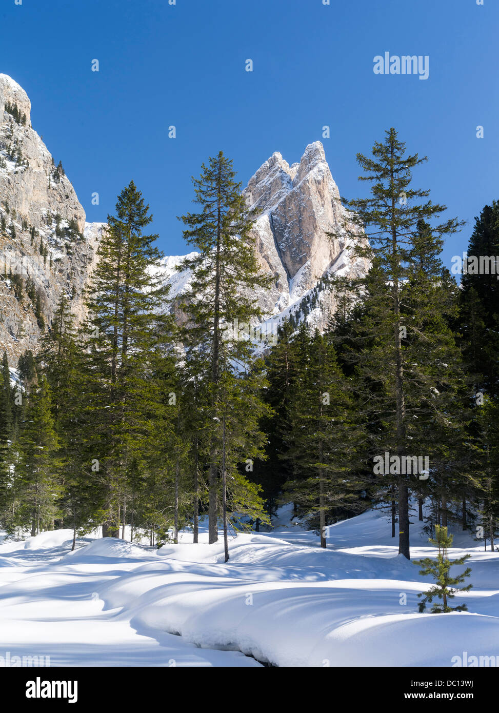 Europa, Mitteleuropa, Italien, Südtirol. Rosengarten (Rosengarten) Gebirge im Winter. Stockfoto