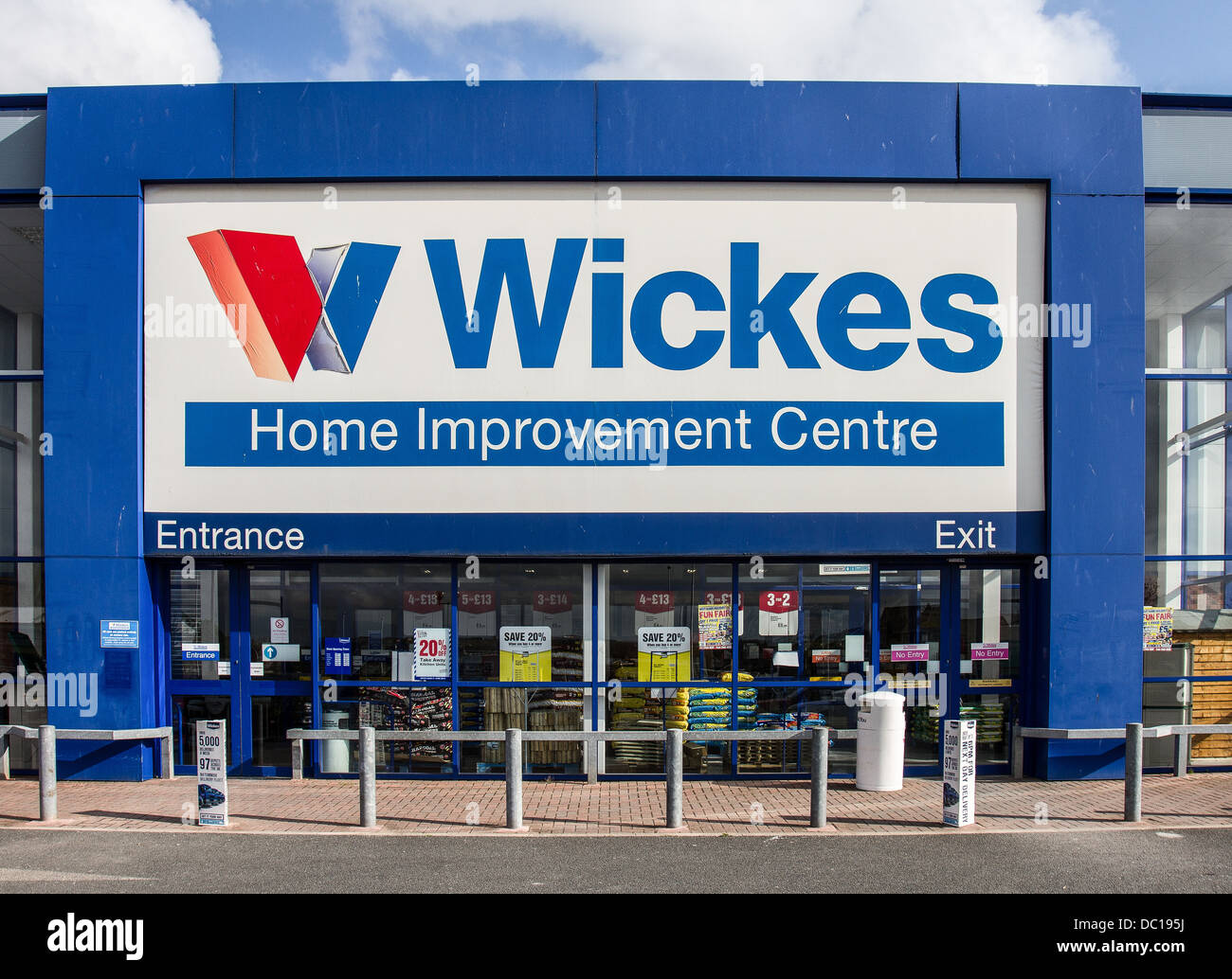 Wickes Home Improvement Center in Stoke-on-Trent, England, UK Stockfoto