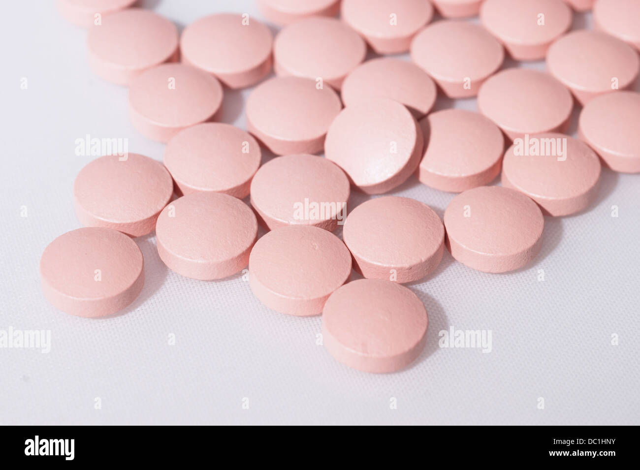 Vitamin B-Komplex Tabletten (revolutionäre Waffe gegen altersbedingten  Gedächtnisverlust und Alzheimer-Krankheit Stockfotografie - Alamy