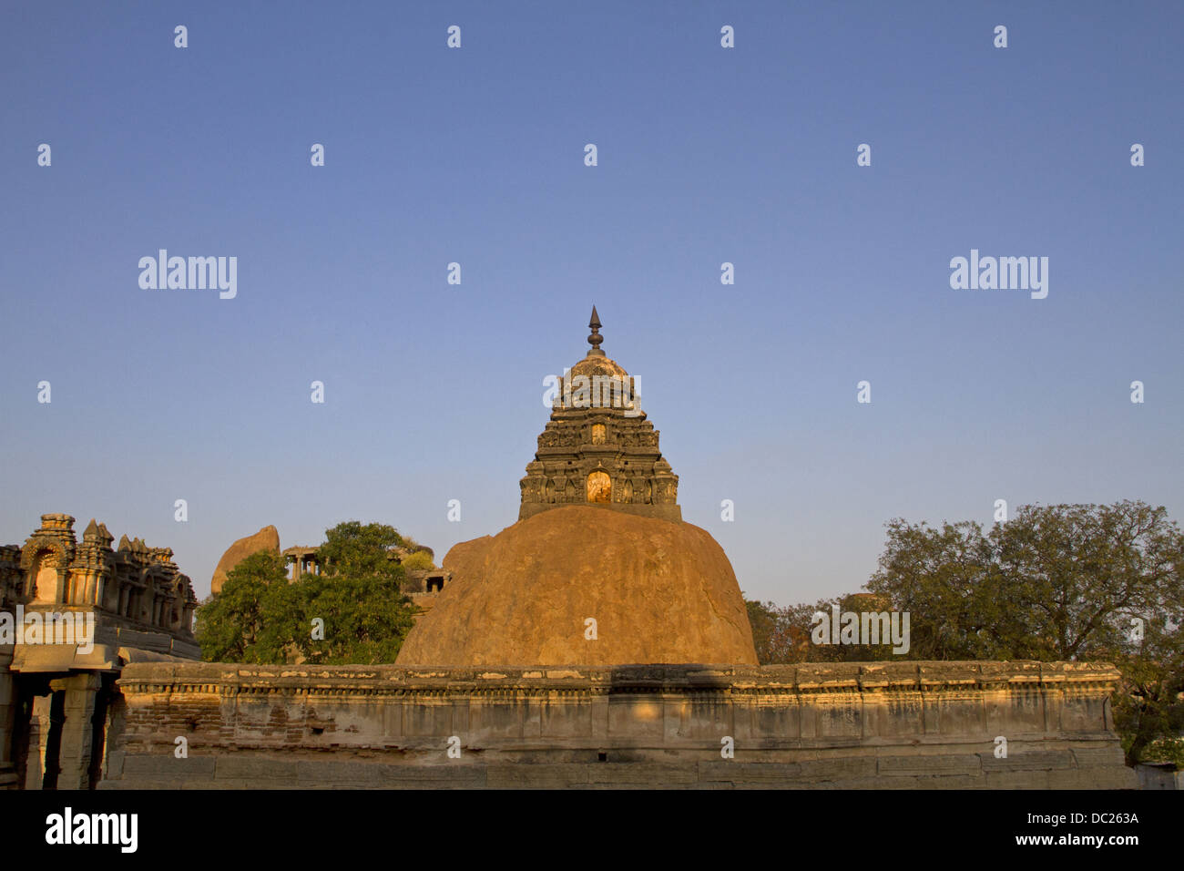 Vithala Tempel Gopuram Luftbild Hampi, Karnataka, Indien Stockfoto