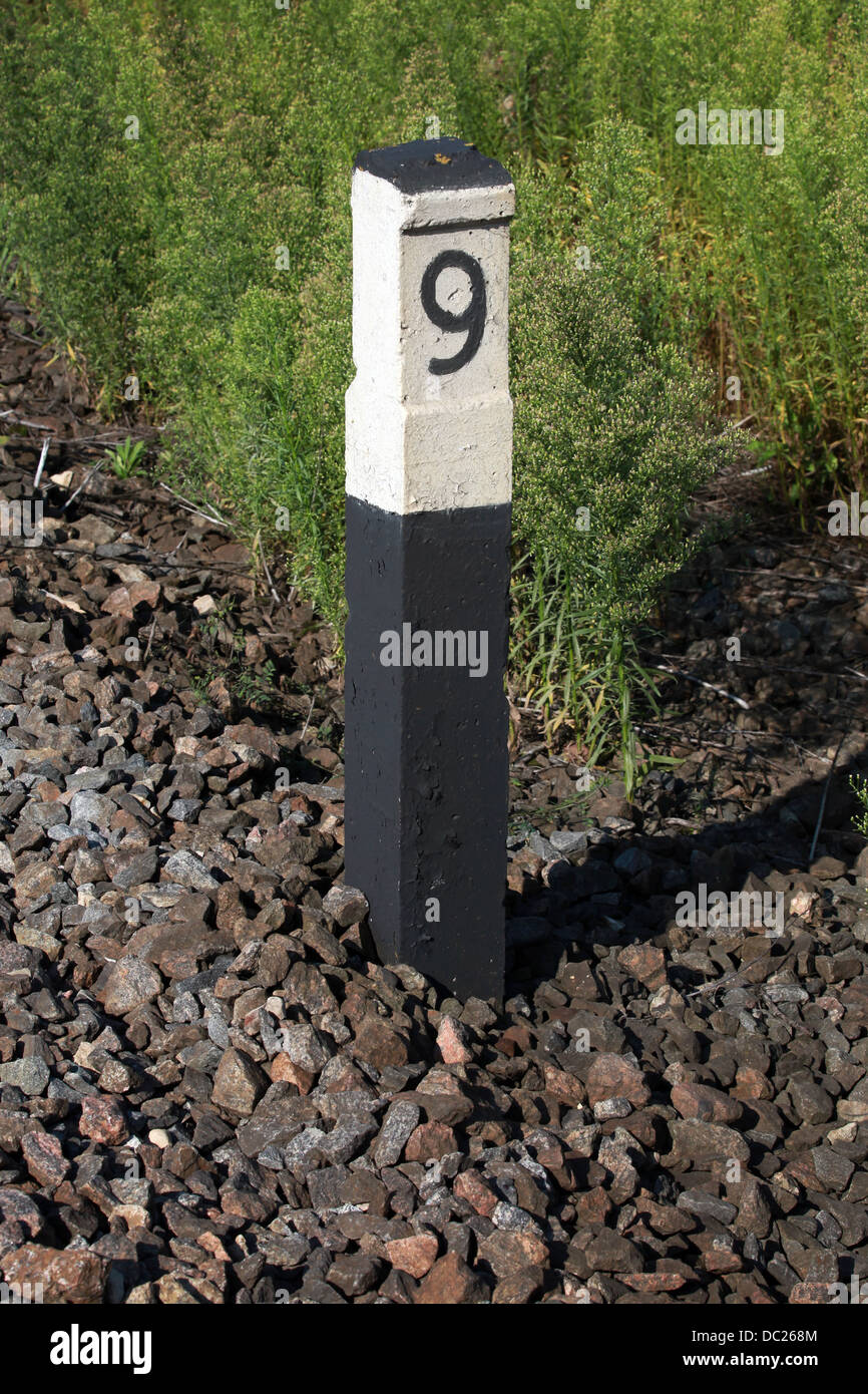 Schwarz / weiß russischen Eisenbahn Streikposten markieren mit Nummer Stockfoto
