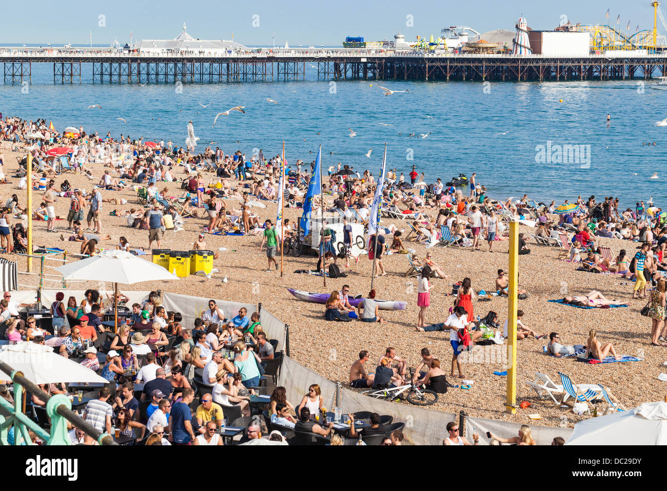 Belebten Strand, Brighton, England, UK Stockfoto