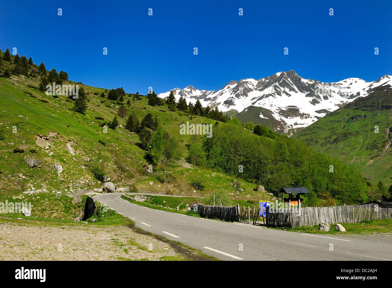 Col du Tourmalet (2.115 m/6.939 ft) ist die höchste Straße in den Zentralpyrenäen im Département Hautes-Pyrénées in Frankreich Stockfoto
