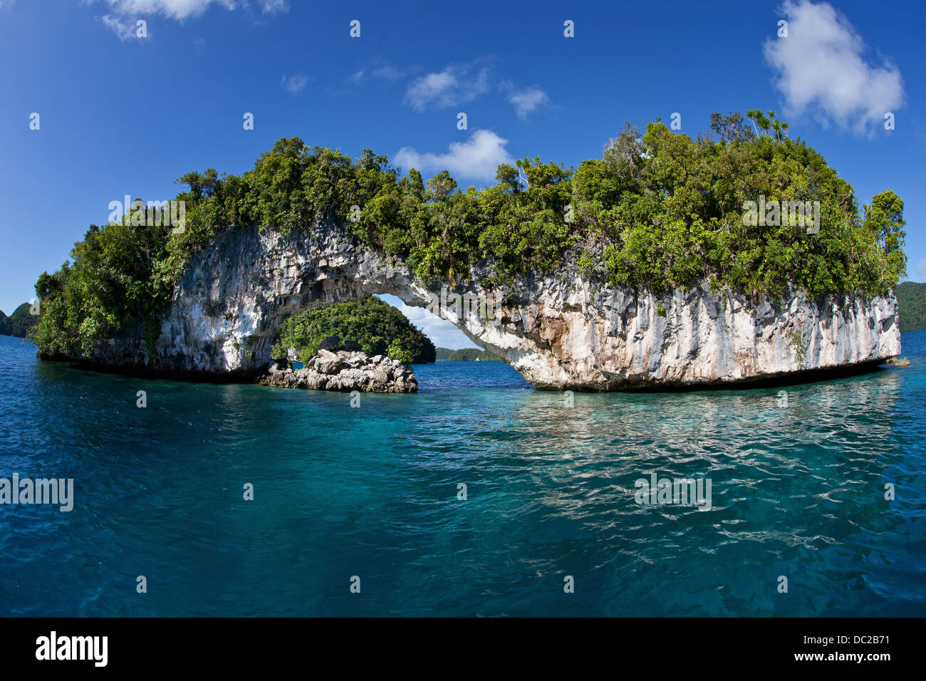 Natürlicher Bogen von Rock-Inseln, Mikronesien, Palau Stockfoto
