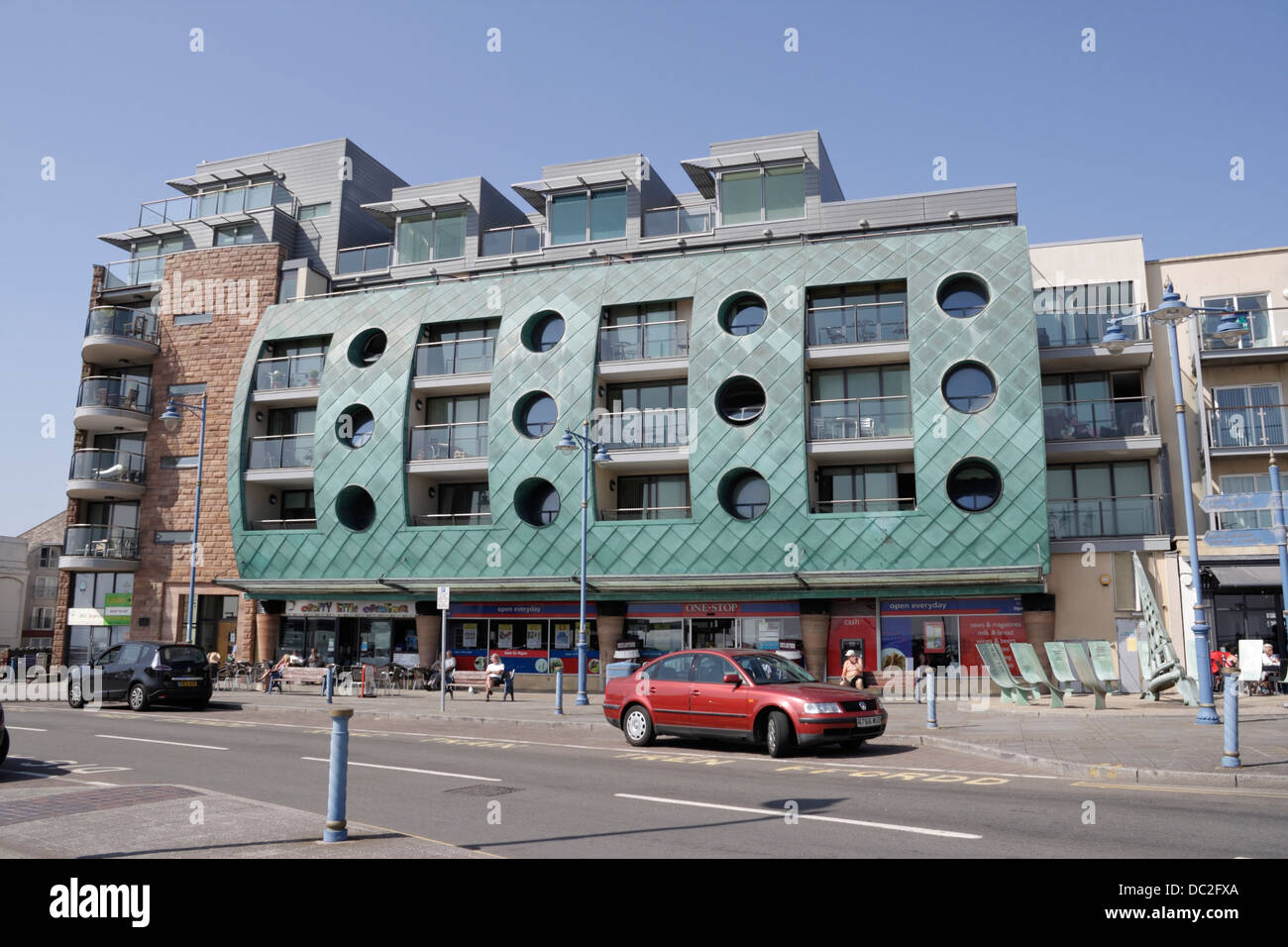 Esplanade House, Apartments am Meer, Porthcawl Wales UK, preisgekrönte Gebäude-Design-Architektur, walisisches Küstenresort. Britische Küste Stockfoto