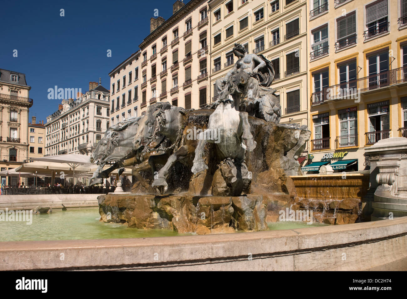 BARTHOLDI TERRAUX BRUNNEN UND RATHAUS PLATZ DES TERRAUX LYON RHONE ALPES FRANKREICH Stockfoto