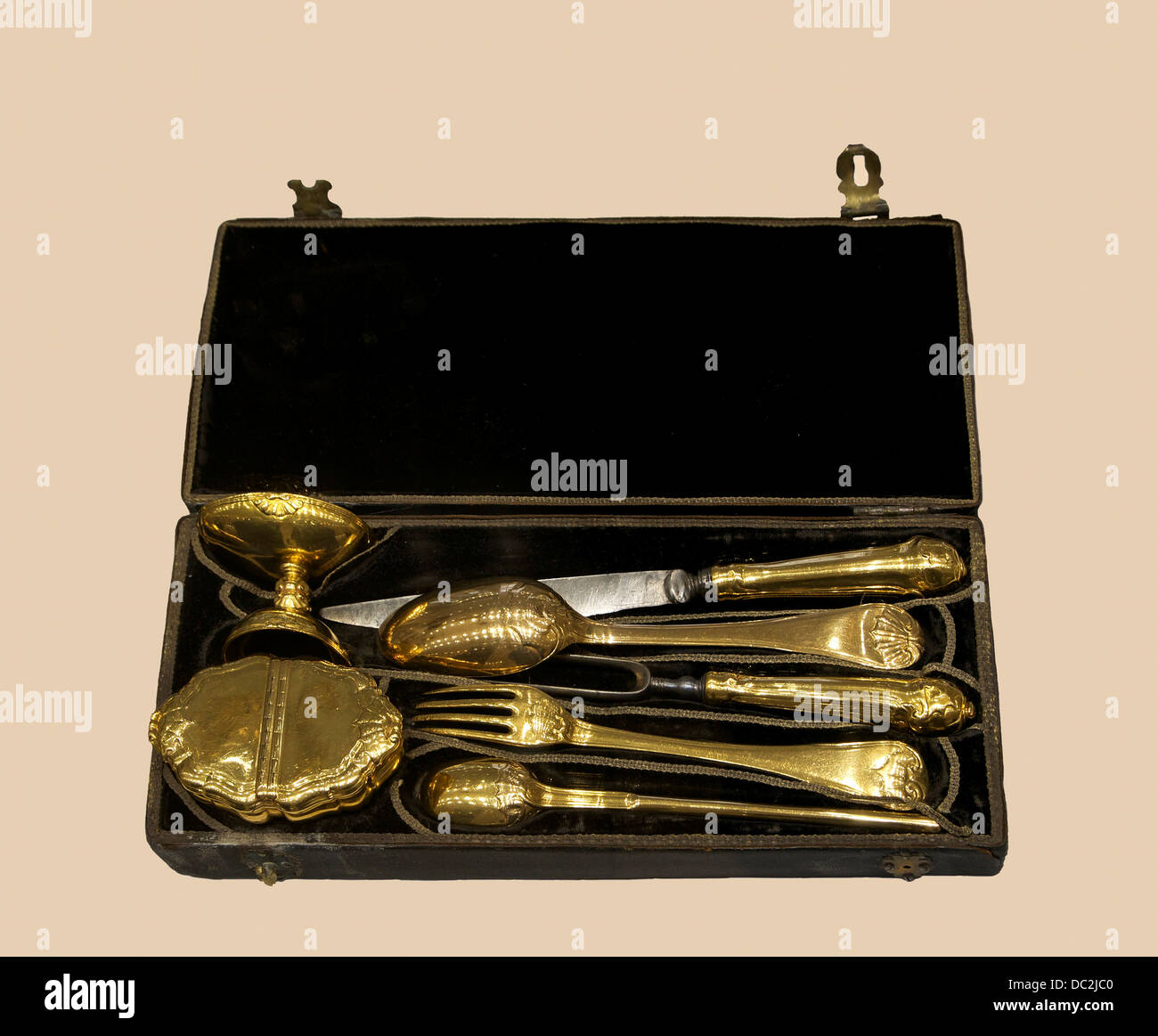 Persönlichen Besteckset der Kaiserin Maria Theresa. Gold, Stahl Klinge, Leder und samt Box. Stockfoto