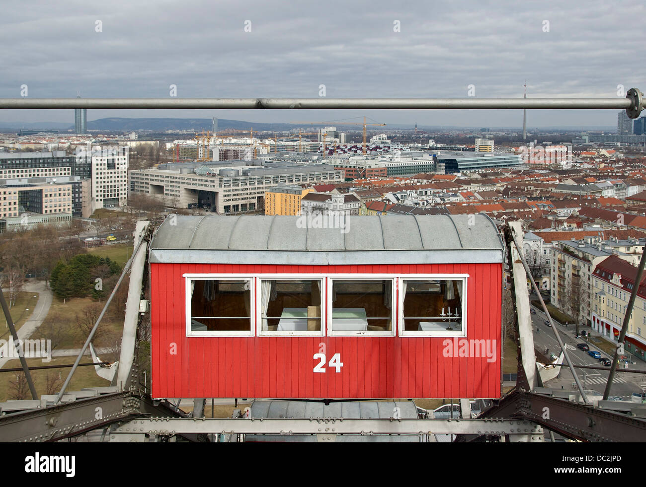 Eine der 15 Gondeln des Riesenrads ("Wiener Riesenrad") von den Prater. Kann für ein romantisches Abendessen in Vienn mieten Stockfoto