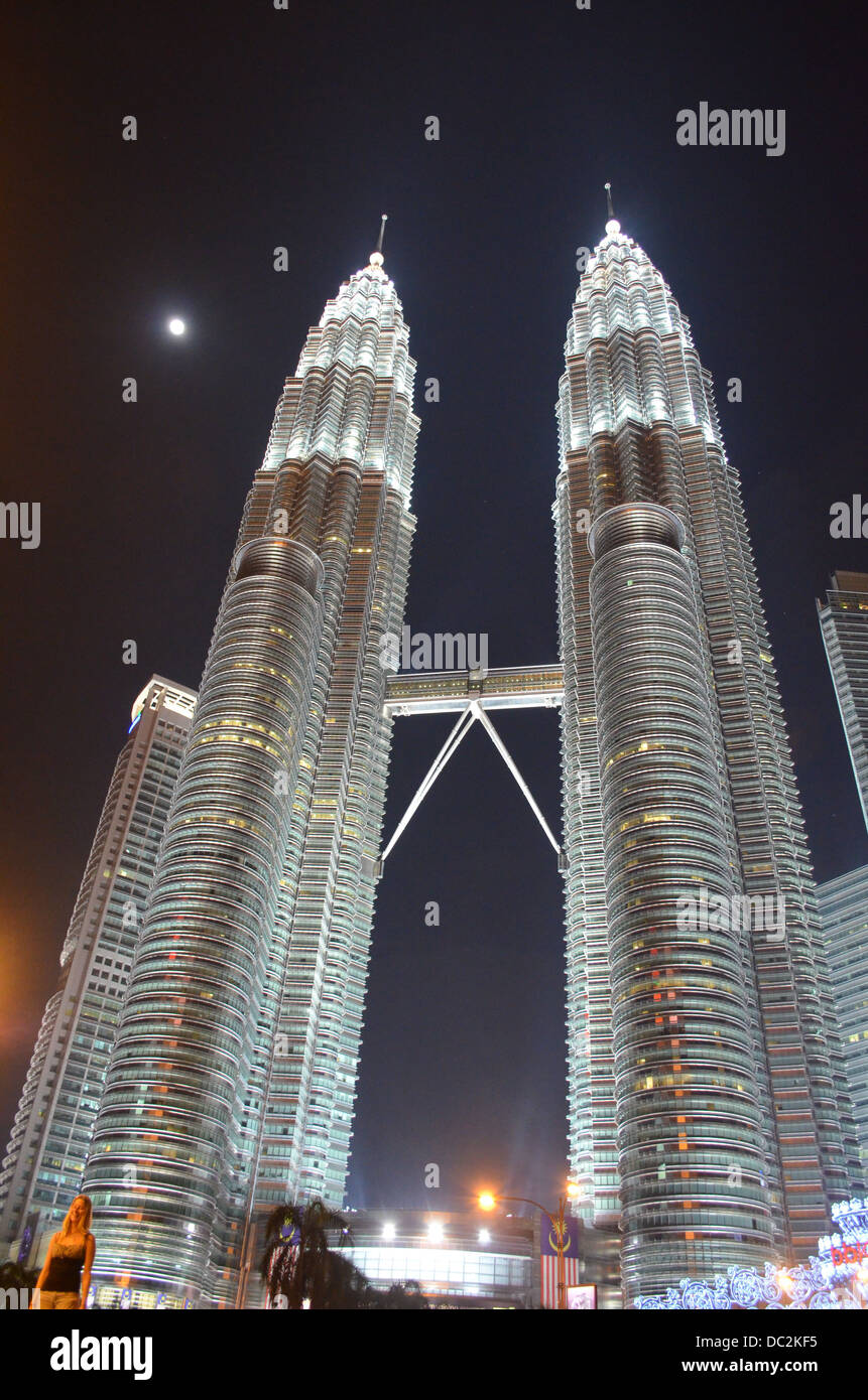 hellen Mond Kuala Lumpur Klcc Tower klcc Stockfoto
