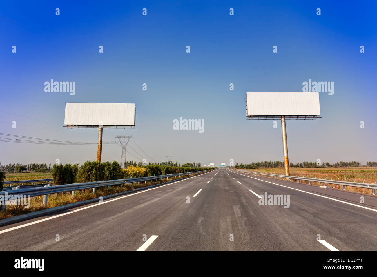 Leeren Plakatwand an der Autobahn Stockfoto